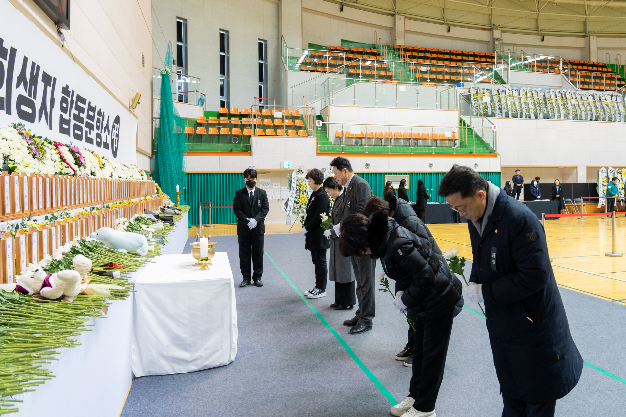 제주항공 여객기 사고 희생자 합동분향소 방문