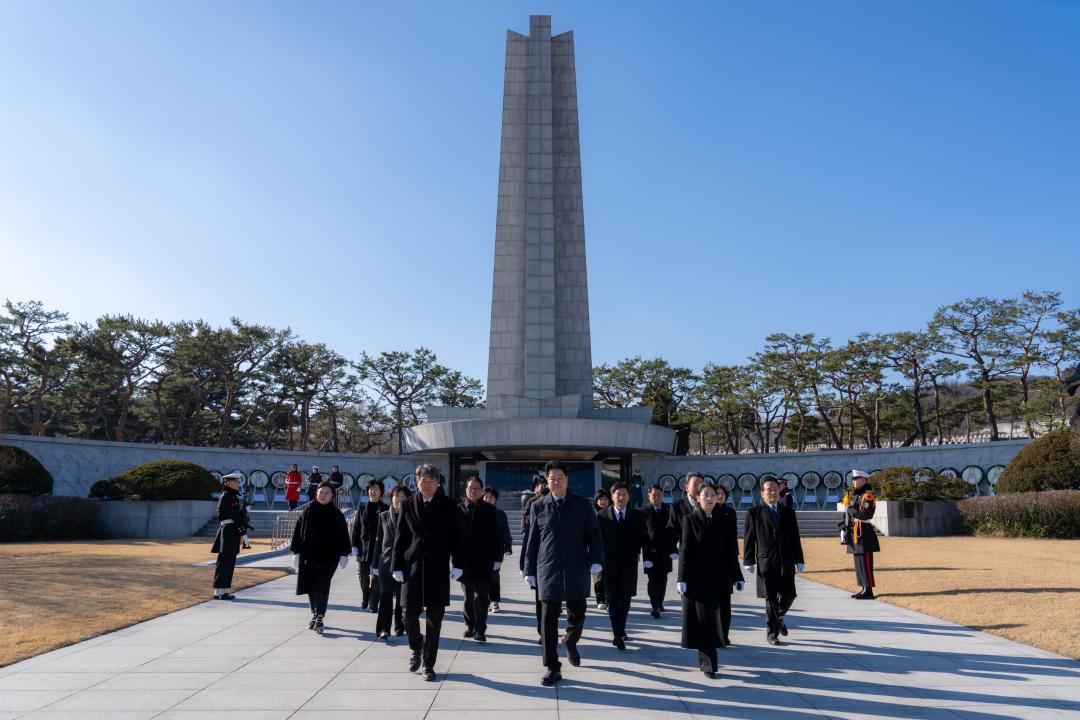 '2026 강남구의회 의원 국립현충원 참배' 게시글의 사진(9) '2026 강남구의회 의원 국립현충원 참배 (9).jpg'