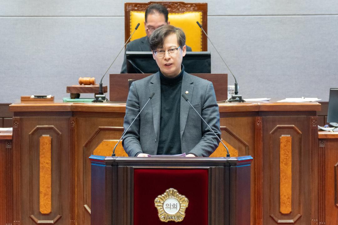 제324회 임시회 제2차 본회의 (7).jpg