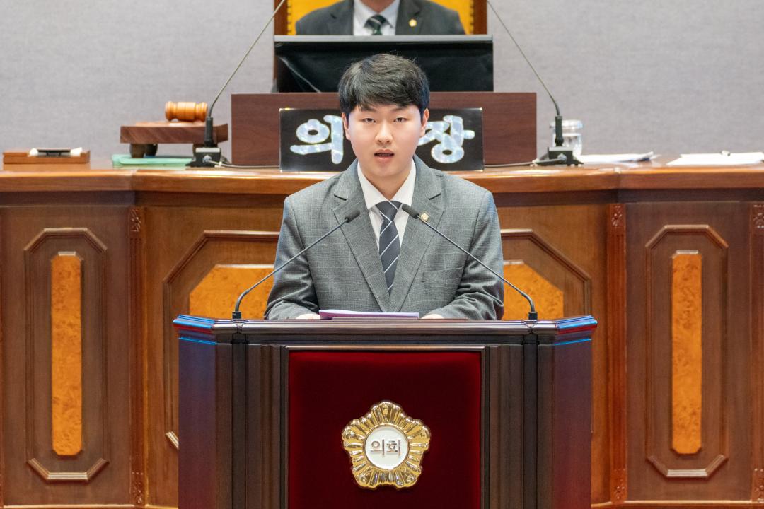 제324회 임시회 제2차 본회의 (17).jpg