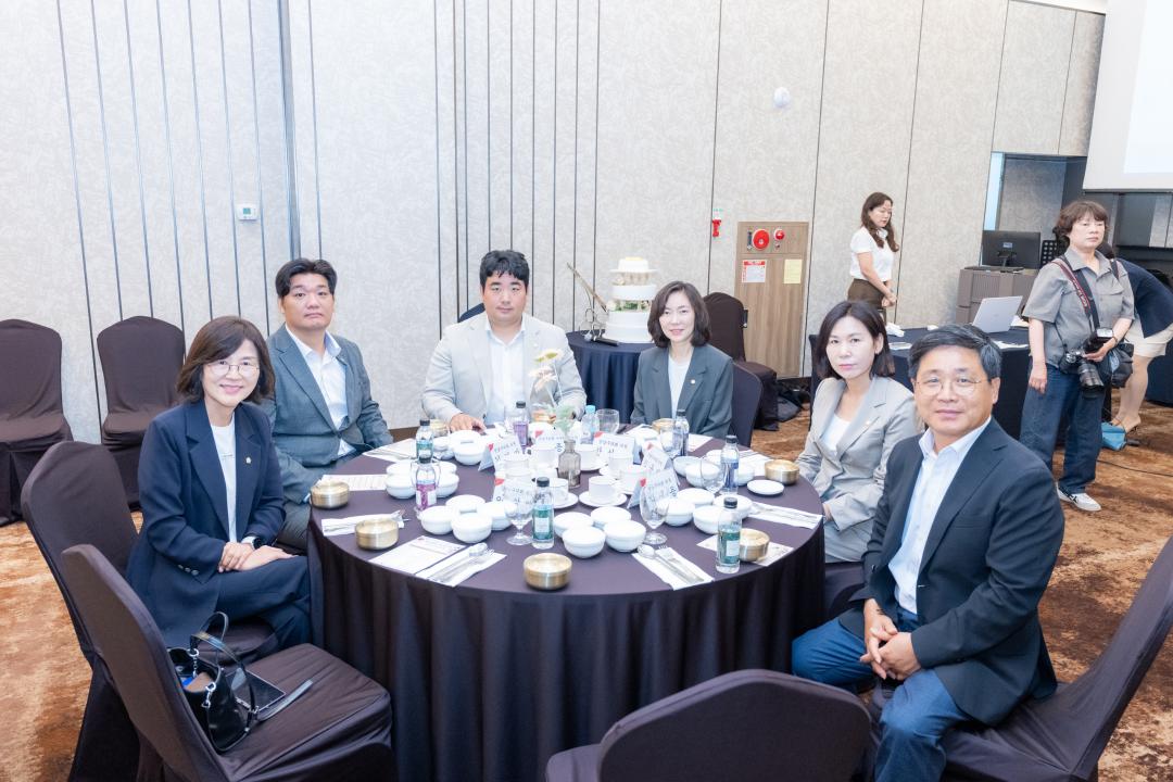 '제76주년 6.25전쟁 호국영웅 보훈가족 감사 위로연' 게시글의 사진(14) '제76주년 6.25전쟁 호국영웅 보훈가족 감사 위로연 (14).jpg'