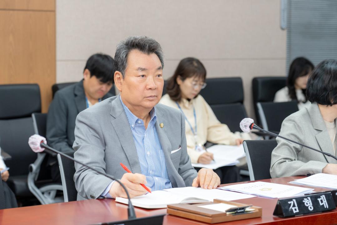 제326회 임시회 복지문화위원회 (4).jpg