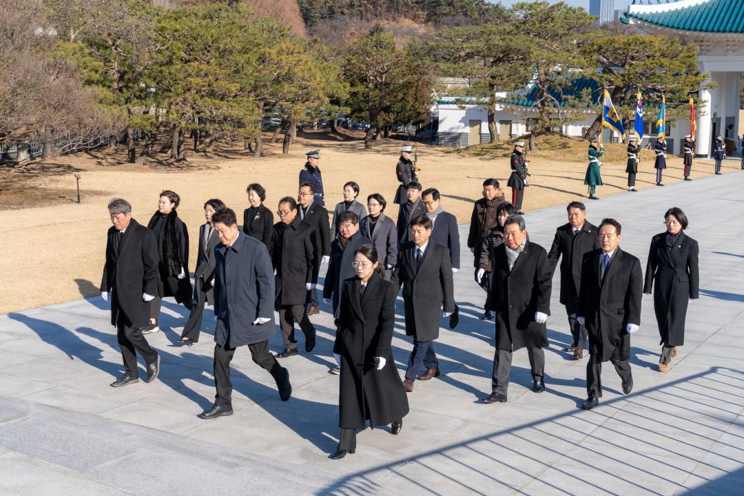 '2026 강남구의회 의원 국립현충원 참배' 게시글의 사진(2) '2026 강남구의회 의원 국립현충원 참배 (2).jpg'