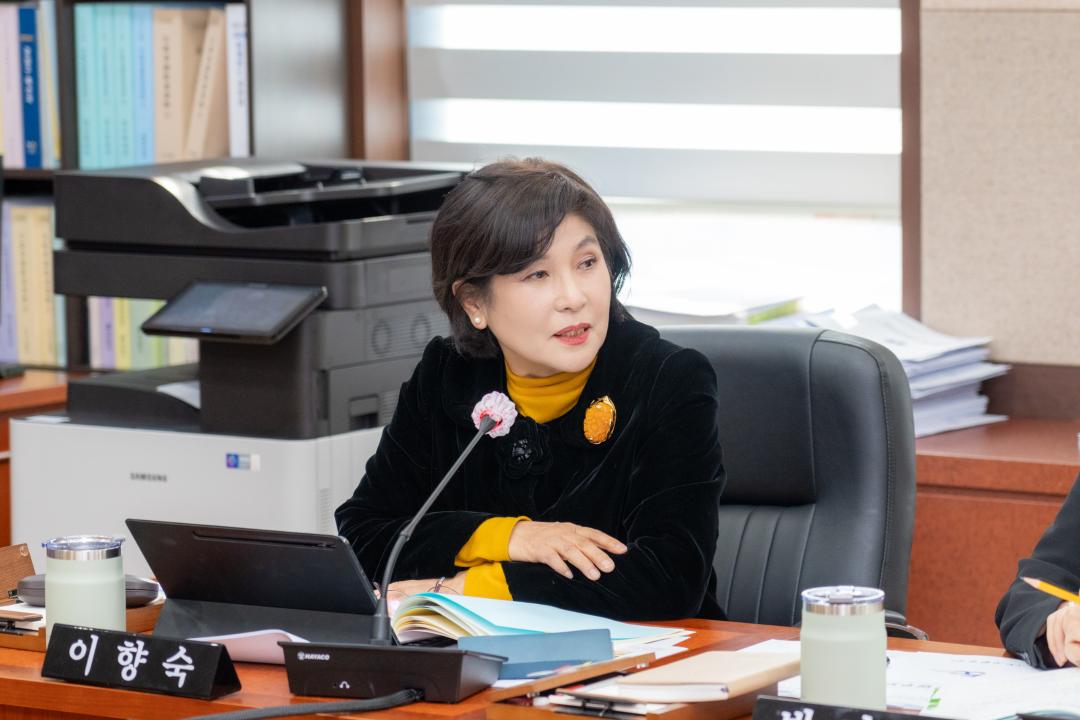 제324회 임시회 경제도시위원회 (8).jpg