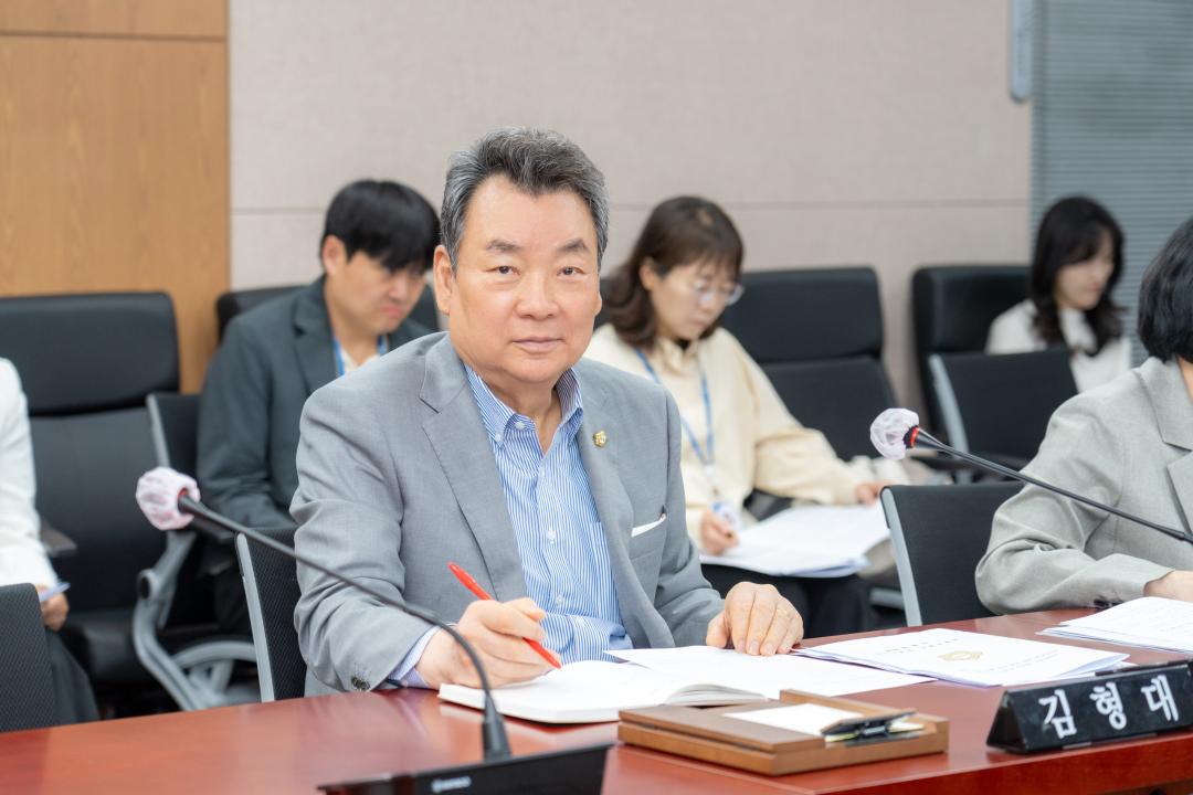 제326회 임시회 복지문화위원회 (5).jpg