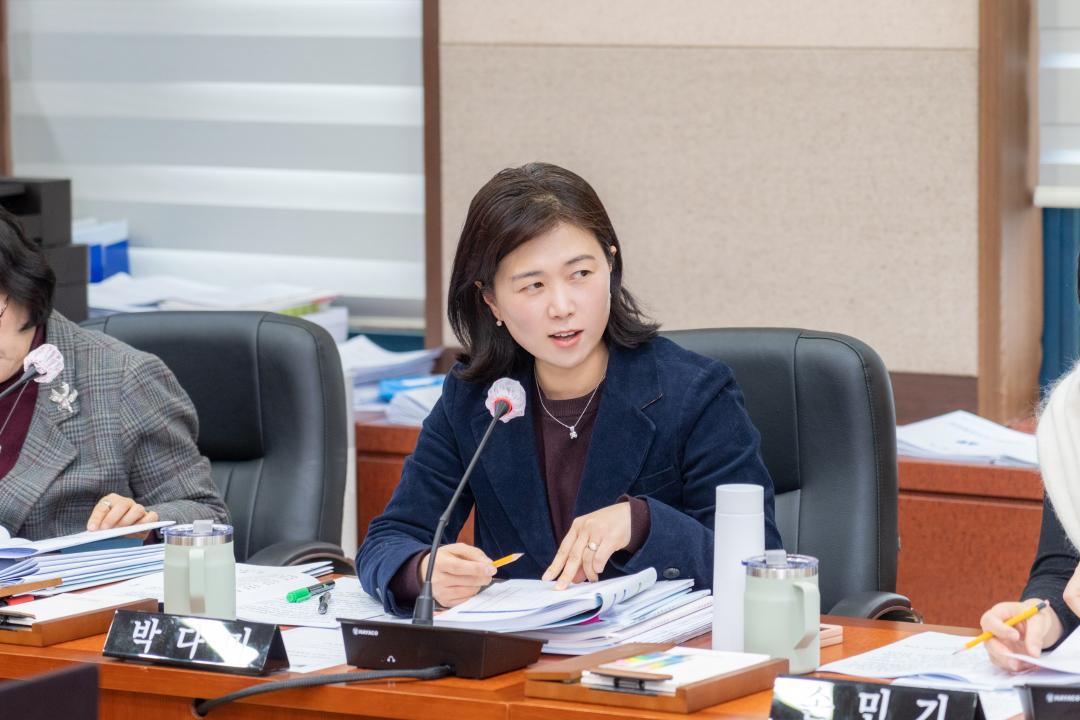 제324회 임시회 경제도시위원회 (5).jpg