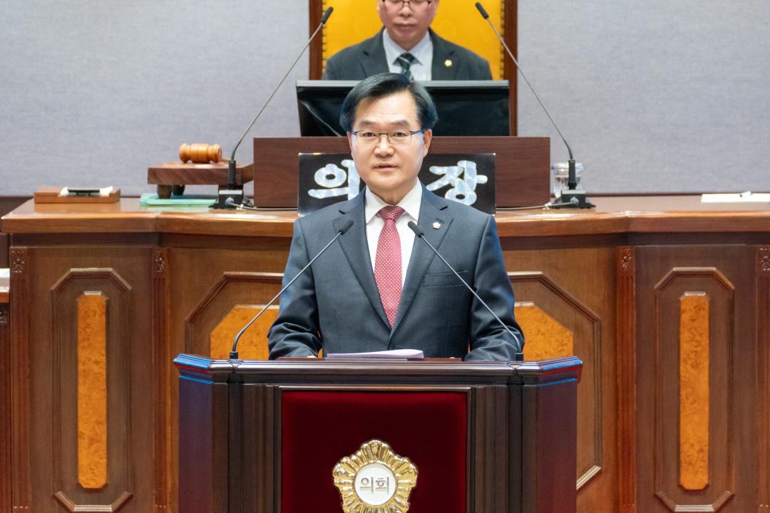 제324회 임시회 제2차 본회의 (3).jpg