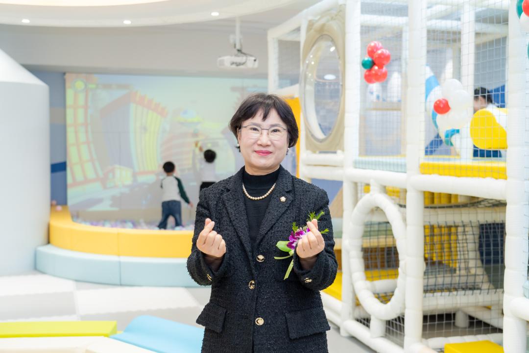 '서울형 키즈카페 대치1동점 개소식' 게시글의 사진(39) '서울형 키즈카페 대치1동점 개소식 (39).jpg'