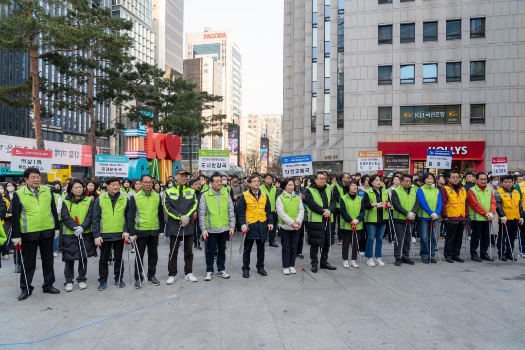 '2025년 강남구 봄맞이 대청소' 게시글의 사진(10) '2025년 강남구 봄맞이 대청소 (10).jpg'
