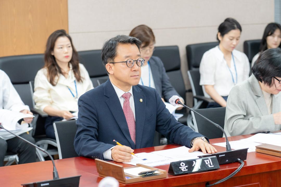 제326회 임시회 복지문화위원회 (10).jpg