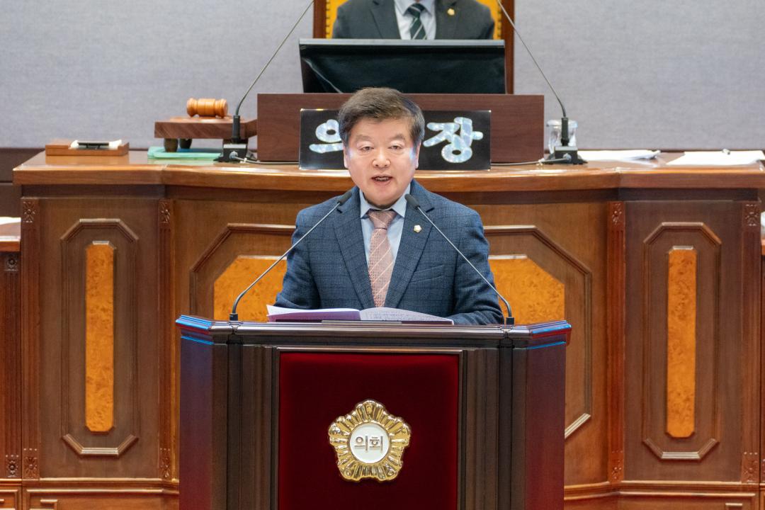 '제324회 임시회 제2차 본회의' 게시글의 사진(15) '제324회 임시회 제2차 본회의 (15).jpg'