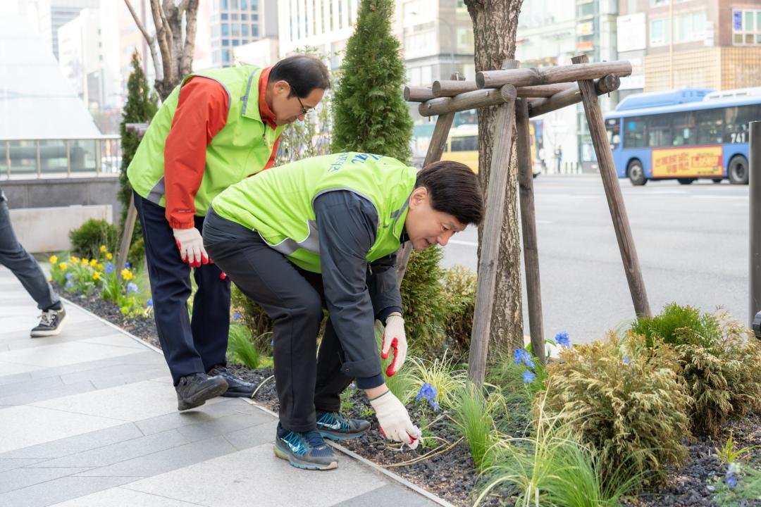 '2025년 강남구 봄맞이 대청소' 게시글의 사진(53) '2025년 강남구 봄맞이 대청소 (53).jpg'
