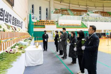 제주항공 여객기 사고 희생자 합동분향소 방문
